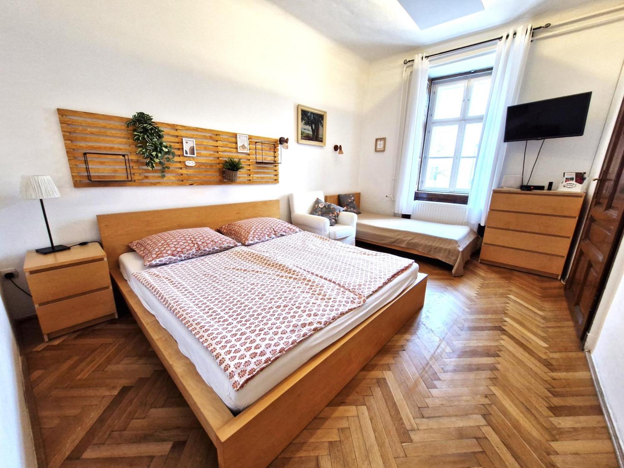 Varkeruelet Apartman Σόπρον Εξωτερικό φωτογραφία